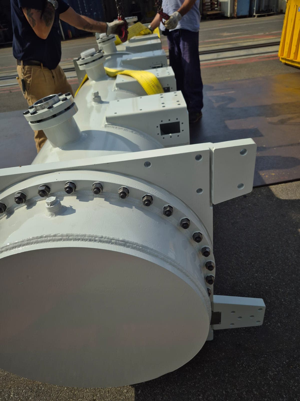 Shell-and-tube heat exchanger ready for handling